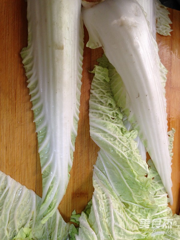 <a href=/shicai/rouqin/LaRou/index.html target=_blank><u>腊肉</u></a>炒<a href=/shicai/shucai/BaiCai/index.html target=_blank><u>白菜</u></a>的做法