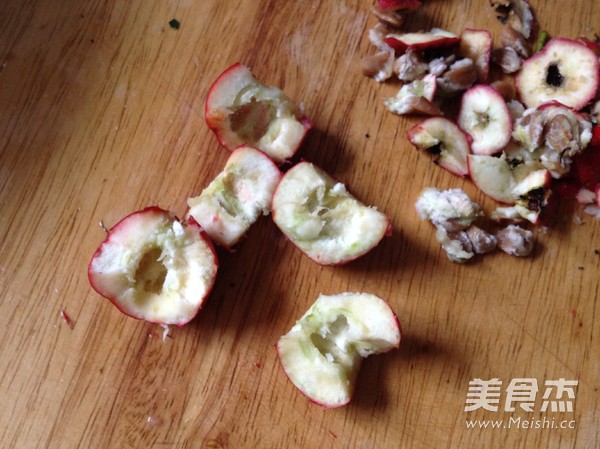 <a href=/shicai/guopin/ShanZha/index.html target=_blank><u>山楂</u></a>酱的做法