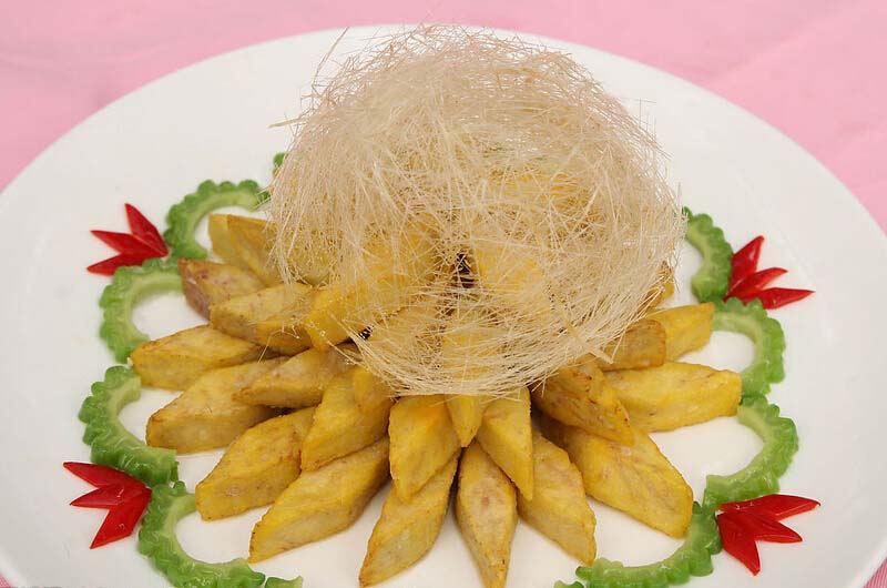 拔丝<a href=/shicai/shucai/YuTou/index.html target=_blank><u>芋头</u></a>的做法1