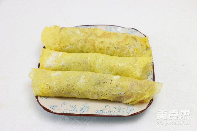 蛋皮肉卷的做法