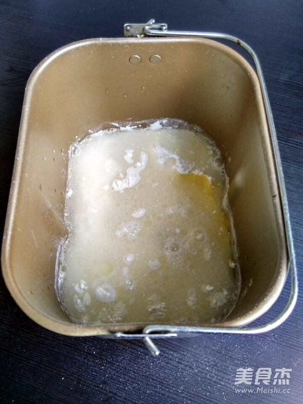 一键式<a href=/shicai/mimian/BaiMian/index.html target=_blank><u>白面</u></a>包的做法