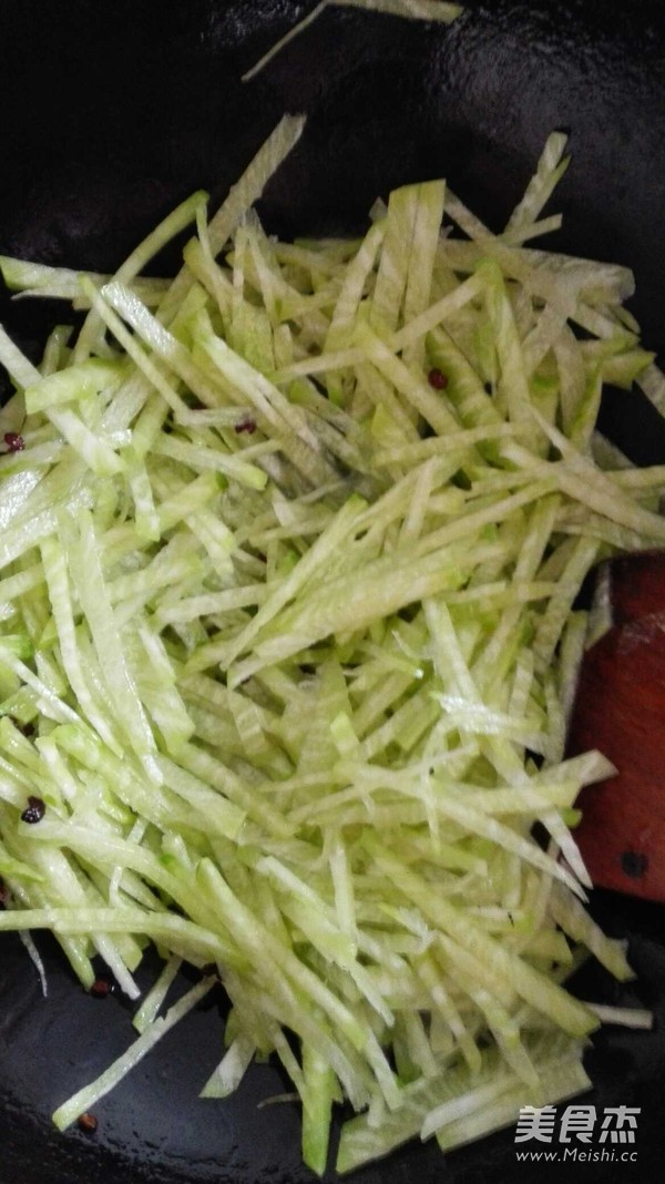 <a href=/shicai/shucai/LuoBo/index.html target=_blank><u>萝卜</u></a>羊汤的做法