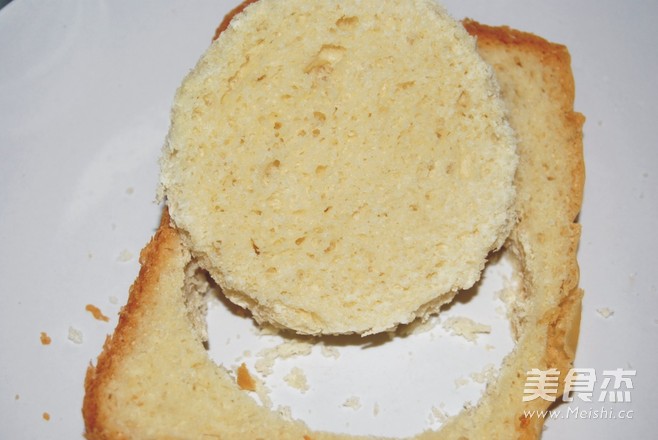 <a href=/shicai/shuichanpin/JinQiangYu/index.html target=_blank><u>金枪鱼</u></a>沙律批的做法