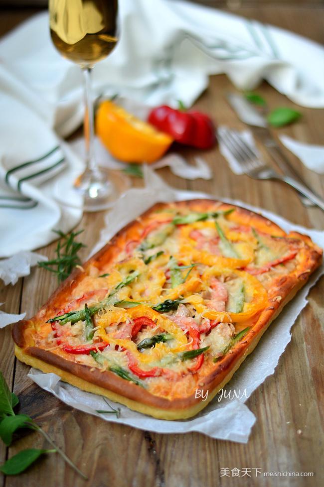 <a href=/shicai/shuichanpin/JinQiangYu/index.html target=_blank><u>金枪鱼</u></a>披萨