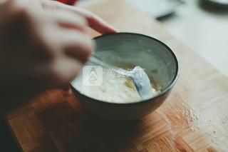 <a href=/shicai/mimian/ZhiShi/index.html target=_blank><u>芝士</u></a><a href=/shicai/shucai/ZiShu/index.html target=_blank><u>紫薯</u></a>泥