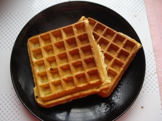 <a href=/shicai/guopin/CaoMei/index.html target=_blank><u>草莓</u></a>鲜奶华夫饼