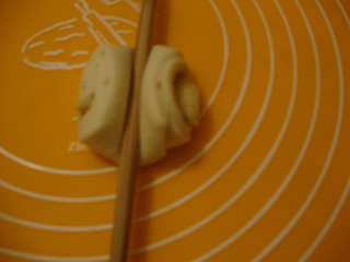 <a href=/shicai/rouqin/RouSong/index.html target=_blank><u>肉松</u></a>花卷