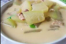 <a href=/shicai/shucai/DongGua/index.html target=_blank><u>冬瓜</u></a>炖肉的做法