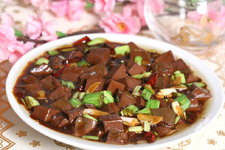 鸭<a href=/shicai/rouqin/Xue/index.html target=_blank><u>血</u></a>的做法