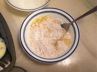 <a href=/shicai/guopin/LanMei/index.html target=_blank><u>蓝莓</u></a>奶香蛋糕