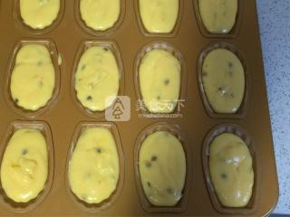 <a href=/shicai/guopin/BaiXiangGuo/index.html target=_blank><u>百香果</u></a>玛德琳蛋糕