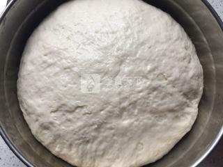 红<a href=/shicai/guopin/Zao/index.html target=_blank><u>枣</u></a>馒头