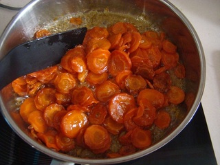 <a href=/shicai/shucai/HuLuoBo/index.html target=_blank><u>胡<a href=/shicai/shucai/LuoBo/index.html target=_blank><u>萝卜</u></a></u></a><a href=/shicai/guopin/GuoPu/index.html target=_blank><u>果脯</u></a>