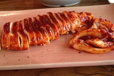 烤<a href=/shicai/shuichanpin/YouYu/index.html target=_blank><u>鱿鱼</u></a>,烤<a href=/shicai/shuichanpin/YouYu/index.html target=_blank><u>鱿鱼</u></a>的做法