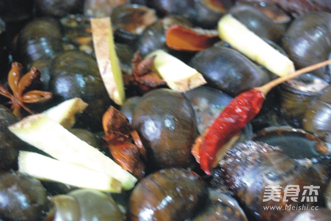 <a href=/shicai/shuichanpin/TianLuo/index.html target=_blank><u>田螺</u></a>塞肉的做法