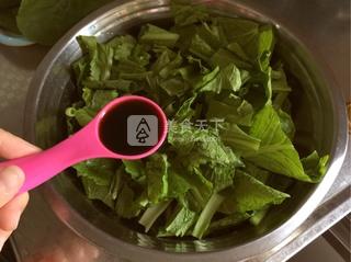 <a href=/shicai/guopin/HuaSheng/index.html target=_blank><u>花生</u></a>米<a href=/shicai/shucai/XiaoBaiCai/index.html target=_blank><u>小<a href=/shicai/shucai/BaiCai/index.html target=_blank><u>白菜</u></a></u></a>