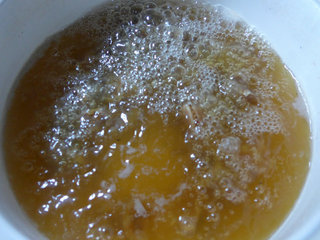 银<a href=/shicai/guopin/XingRen/index.html target=_blank><u><a href=/shicai/guopin/Xing/index.html target=_blank><u>杏</u></a>仁</u></a><a href=/shicai/guopin/GuiYuan/index.html target=_blank><u>桂圆</u></a>汤