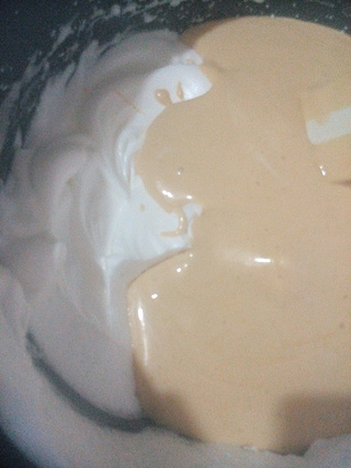 <a href=/shicai/mimian/QiaoKeLi/index.html target=_blank><u>巧克力</u></a>奶戚风