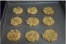 <a href=/shicai/guopin/HeiZhiMa/index.html target=_blank><u>黑<a href=/shicai/guopin/ZhiMa/index.html target=_blank><u>芝麻</u></a></u></a>核<a href=/shicai/guopin/Tao/index.html target=_blank><u>桃</u></a>酥