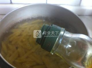 <a href=/shicai/mimian/NaiYou/index.html target=_blank><u>奶油</u></a><a href=/shicai/shucai/MoGu/index.html target=_blank><u>蘑菇</u></a><a href=/shicai/rouqin/PeiGen/index.html target=_blank><u>培根</u></a><a href=/shicai/mimian/YiMian/index.html target=_blank><u>意面</u></a>