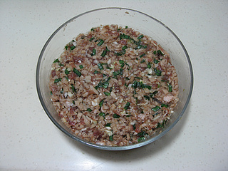 <a href=/shicai/rouqin/ZhuRou/index.html target=_blank><u>猪肉</u></a><a href=/shicai/guopin/Xing/index.html target=_blank><u>杏</u></a>鲍菇水饺