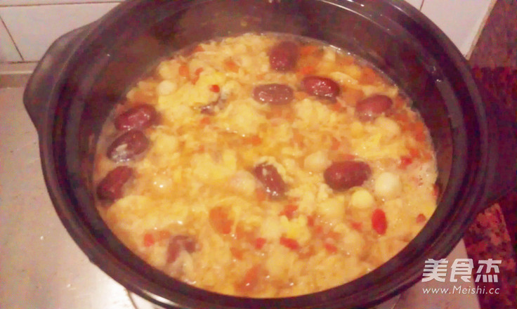 <a href=/shicai/guopin/LianZi/index.html target=_blank><u>莲子</u></a>酒酿糖水的做法