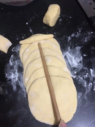 <a href=/shicai/shucai/NanGua/index.html target=_blank><u>南瓜</u></a>玫瑰馒头