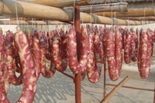 <a href=/shicai/rouqin/XiangChang/index.html target=_blank><u>香肠</u></a>的制作方法