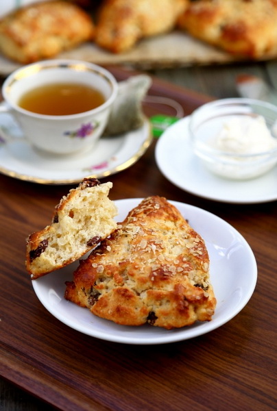 <a href=/shicai/mimian/YanMai/index.html target=_blank><u>燕麦</u></a><a href=/shicai/guopin/PuTaoGan/index.html target=_blank><u><a href=/shicai/guopin/PuTao/index.html target=_blank><u>葡萄</u></a>干</u></a>司康饼的做法