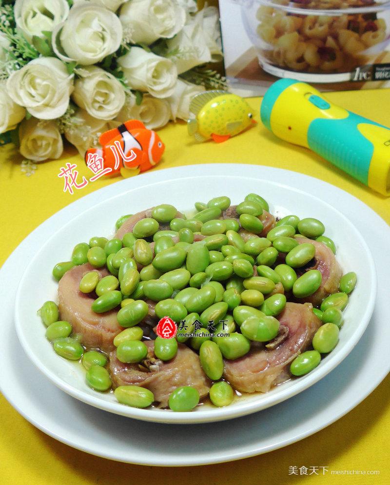 <a href=/shicai/shucai/MaoDou/index.html target=_blank><u>毛豆</u></a>蒸腊<a href=/shicai/rouqin/JiTui/index.html target=_blank><u>鸡腿</u></a>