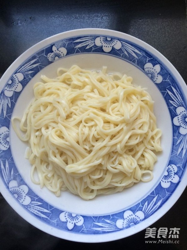 <a href=/shicai/shucai/XiHongShi/index.html target=_blank><u>西红柿</u></a><a href=/shicai/rouqin/JiDan/index.html target=_blank><u>鸡蛋</u></a>面的做法