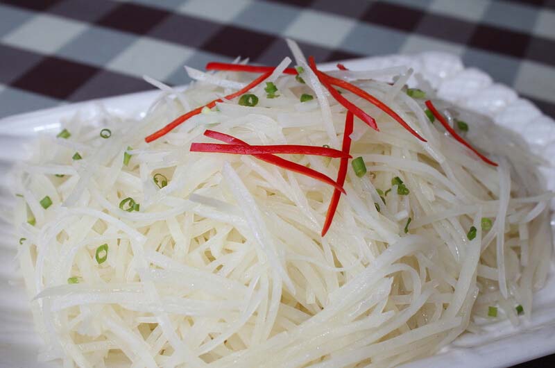 <a href=/shicai/diaoweipin/Cu/index.html target=_blank><u>醋</u></a>溜<a href=/shicai/shucai/TuDou/index.html target=_blank><u>土豆</u></a>丝的做法3