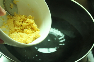 <a href=/shicai/shuichanpin/YaoZhu/index.html target=_blank><u>瑶柱</u></a>蟹<a href=/shicai/mimian/HuangDou/index.html target=_blank><u>黄豆</u></a>腐步骤10