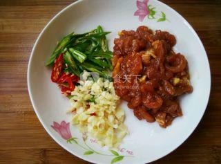 炒瘦肉<a href=/shicai/shucai/TuDou/index.html target=_blank><u>土豆</u></a>丝