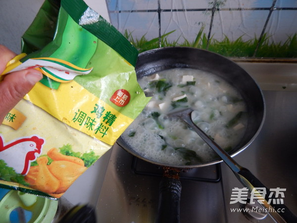 <a href=/shicai/shucai/QingCai/index.html target=_blank><u>青菜</u></a><a href=/shicai/mimian/DouFu/index.html target=_blank><u>豆腐</u></a><a href=/shicai/mimian/NianGao/index.html target=_blank><u>年糕</u></a>汤的做法