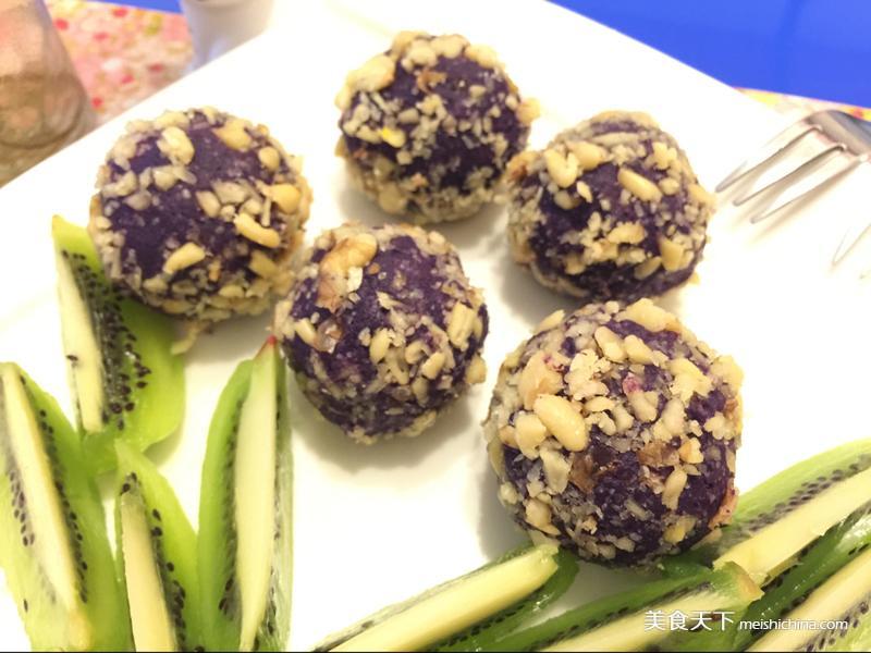 <a href=/shicai/shucai/ZiShu/index.html target=_blank><u>紫薯</u></a>球