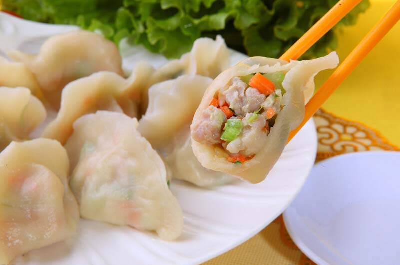 <a href=/shicai/shucai/QinCai/index.html target=_blank><u>芹菜</u></a>饺子的做法1