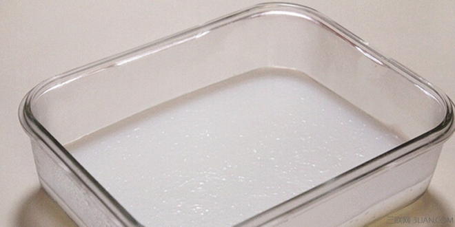 <a href=zt/liangfen target=_blank><u>凉粉的做法大全</u></a> 自制<a href=/shicai/mimian/LvDou/index.html target=_blank><u>绿豆</u></a>凉粉开胃消暑