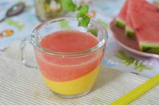 <a href=/shicai/guopin/MangGuo/index.html target=_blank><u>芒果</u></a><a href=/shicai/guopin/XiGua/index.html target=_blank><u>西瓜</u></a>双色果汁
