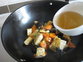 家常烧<a href=/shicai/mimian/DouFu/index.html target=_blank><u>豆腐</u></a>