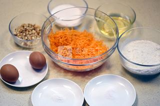 <a href=/shicai/shucai/HuLuoBo/index.html target=_blank><u>胡<a href=/shicai/shucai/LuoBo/index.html target=_blank><u>萝卜</u></a></u></a>蛋糕