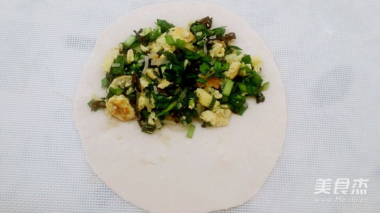 <a href=/shicai/shucai/JiuCai/index.html target=_blank><u>韭菜</u></a>盒子的做法