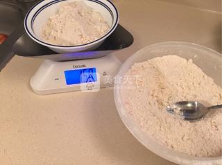 <a href=/shicai/guopin/LanMei/index.html target=_blank><u>蓝莓</u></a>奶香蛋糕