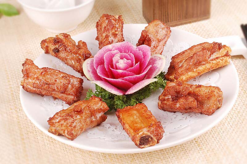 蒜香<a href=/shicai/rouqin/PaiGu/index.html target=_blank><u>排骨</u></a>的做法1