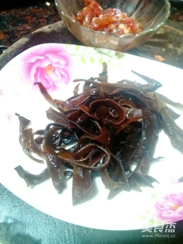 肉片<a href=/shicai/shucai/MuEr/index.html target=_blank><u>木耳</u></a><a href=/shicai/mimian/FenSi/index.html target=_blank><u>粉丝</u></a>的做法