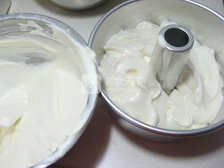 双色<a href=zt/qifengdg target=_blank><u>戚风蛋糕</u></a>