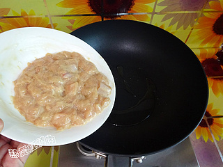 彩椒<a href=/shicai/guopin/YaoGuo/index.html target=_blank><u>腰果</u></a>鸡丁