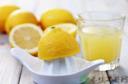 喝<a href=/shicai/guopin/NingMeng/index.html target=_blank><u>柠檬</u></a>水有什么好处
