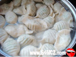 <a href=/shicai/shucai/JiuCai/index.html target=_blank><u>韭菜</u></a>饺子馅的做法8