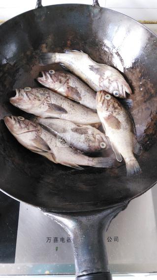 酱焖小<a href=/shicai/shuichanpin/HeiYu/index.html target=_blank><u>黑鱼</u></a>